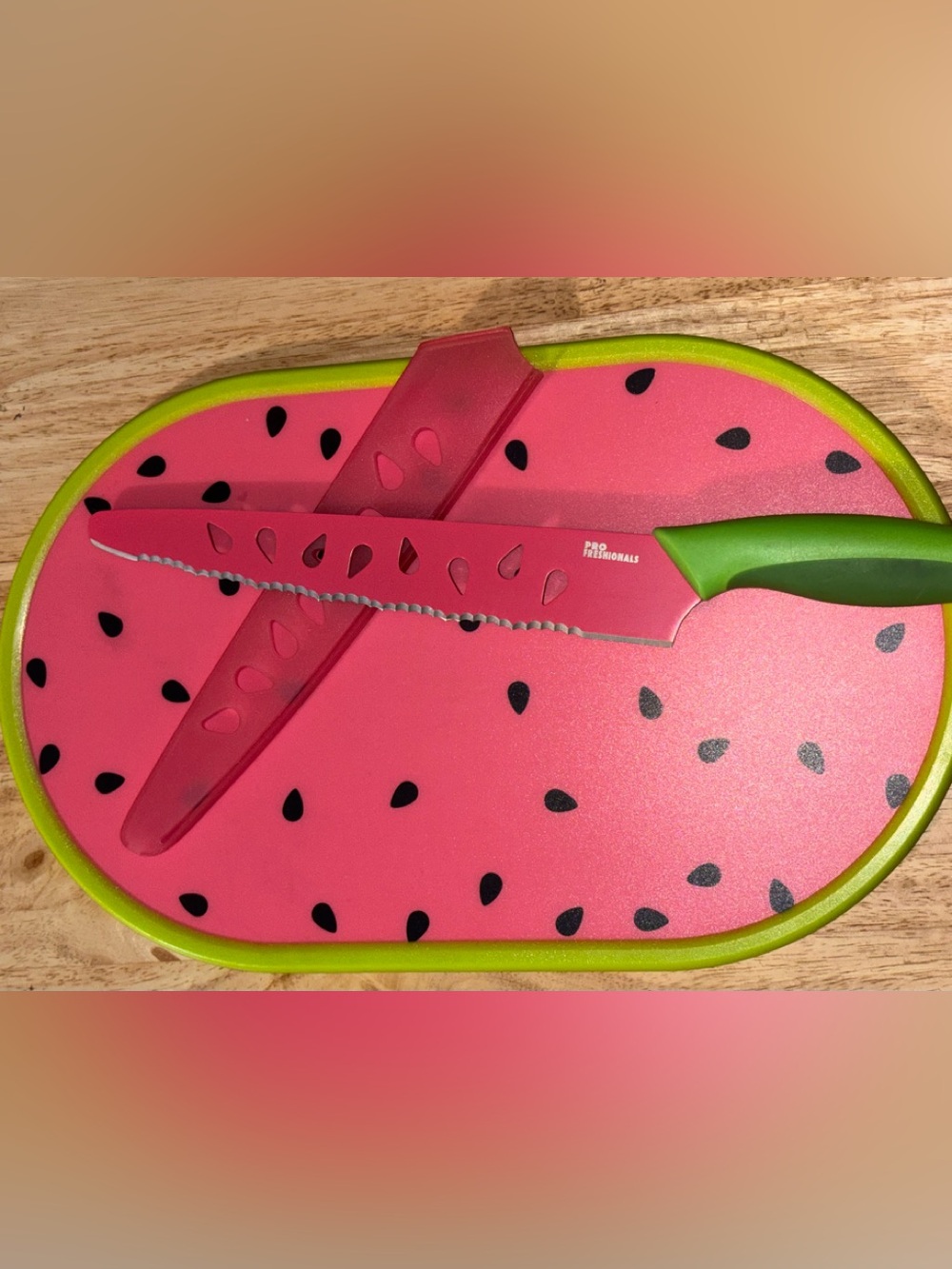 Watermelon Serrated Knife & Cutting Board Set - Pink & Green🦩